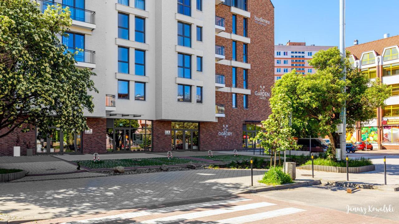 Maya'S Flats & Resorts 32 - Garden Gate Гданск Екстериор снимка