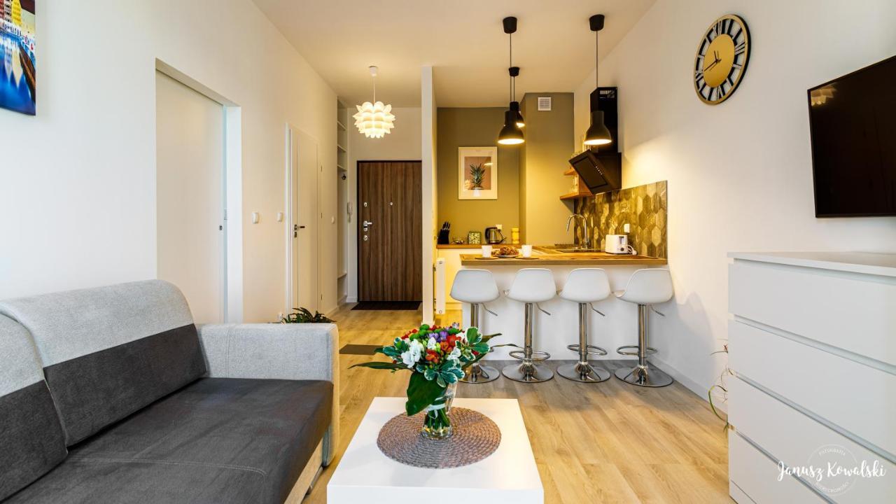 Maya'S Flats & Resorts 32 - Garden Gate Гданск Екстериор снимка